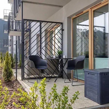 Bright & Cozy With Garden And Parking By Renters *