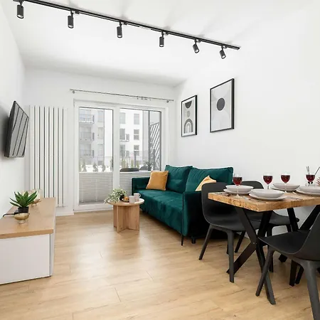 Apartmán Bright & Cozy With Garden And Parking By Renters *