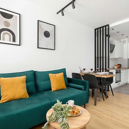 Bright & Cozy With Garden And Parking By Renters * Bílsko-Bělá