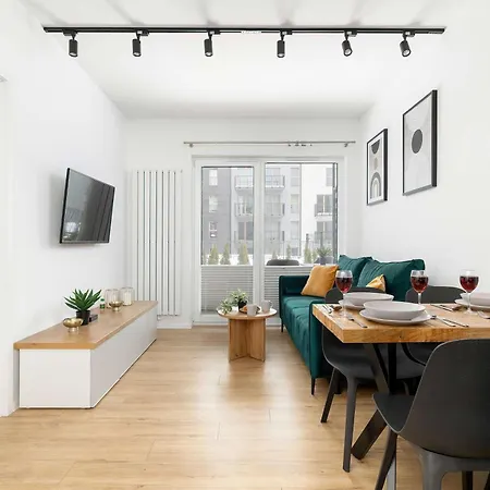 Bright & Cozy With Garden And Parking By Renters *