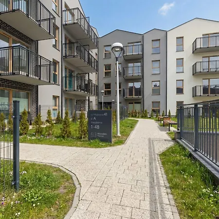 Bright & Cozy With Garden And Parking By Renters Bielsko-Biala