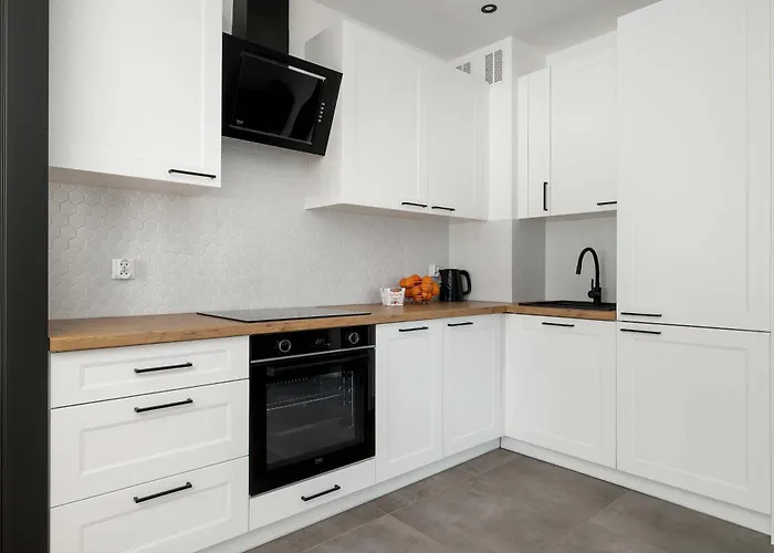 Bright & Cozy With Garden And Parking By Renters Apartmán *